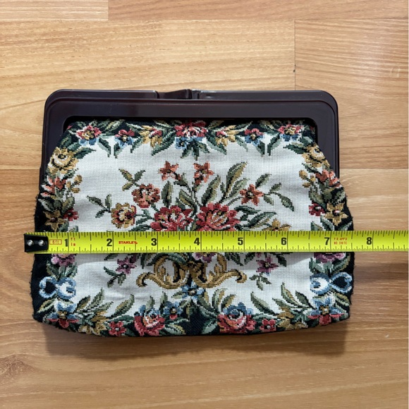 Vintage 1970s Floral tapestry clutch bag - Picture 5 of 6